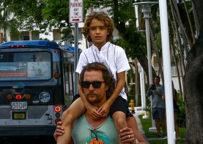 Mladi Levi McConaughey slika je i prilika svog oca