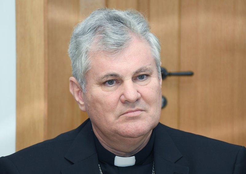 Sisački biskup Vlado Košić pozitivan na koronavirus