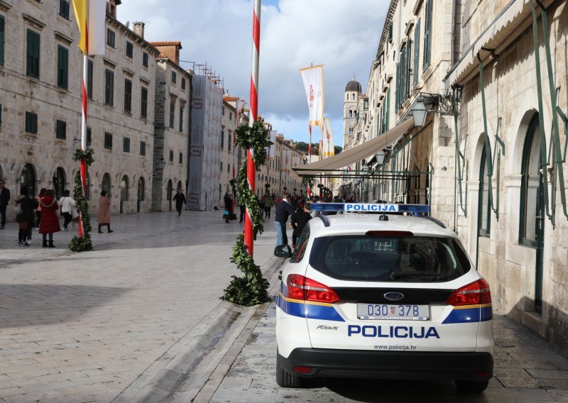 Dubrovnik: Uhićen 57-godišnjak koji je iznuđivao i lihvario tri osobe