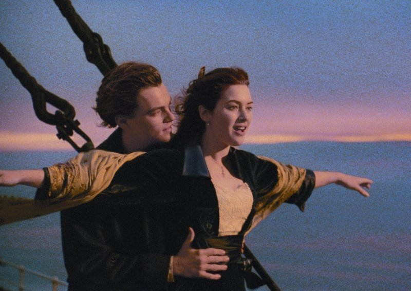 Kate Winslet u kultnoj pozi s Titanika, ali ovoga puta pod vodom: Savladala je ronjenje na dah i bez zraka može duže od sedam minuta