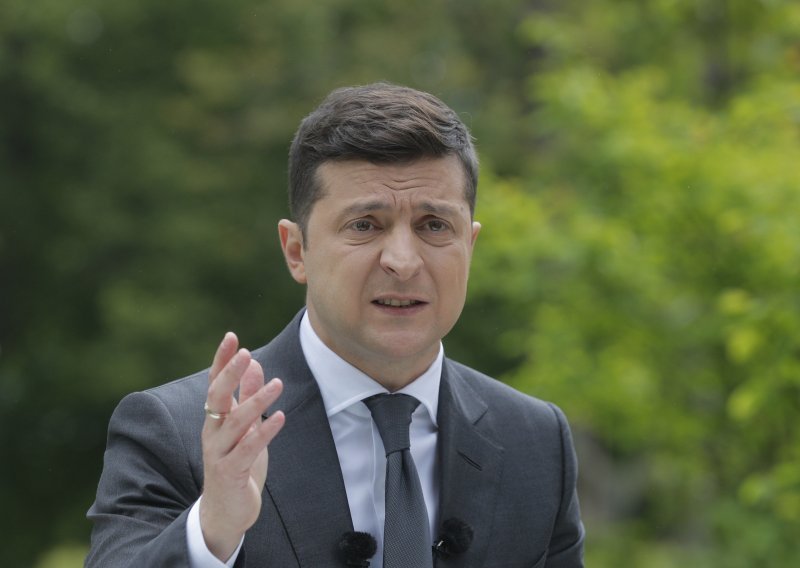Ukrajinski predsjednik otpustio dvojicu ustavnih sudaca