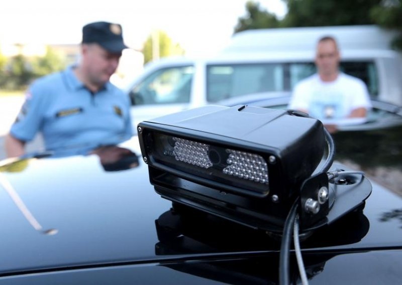 Policijske kamere ulovile u tri dana 300 prebrzih vozača