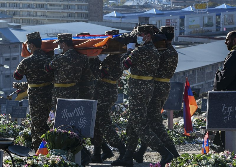 Azerbajdžan i Armenija razmijenili tijela 200 poginulih u Nagorno Karabahu