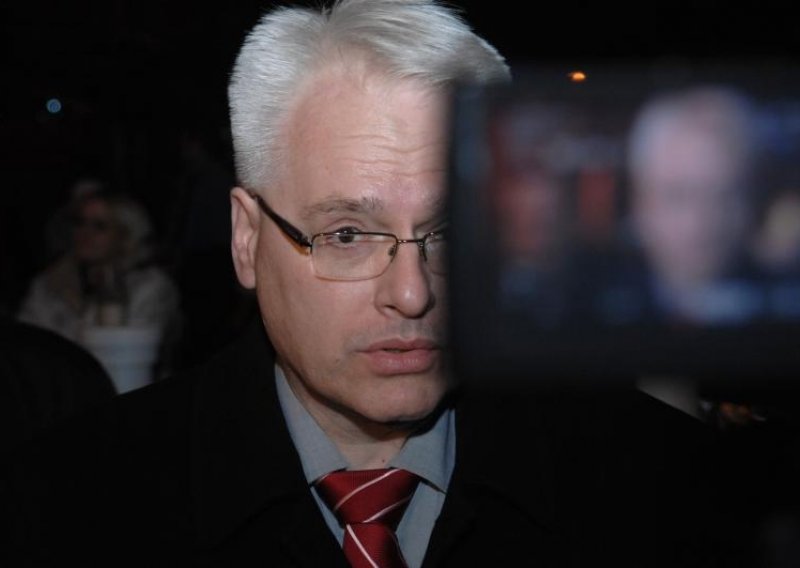 Josipović u Kršćanskom centru 'Riječ Života'