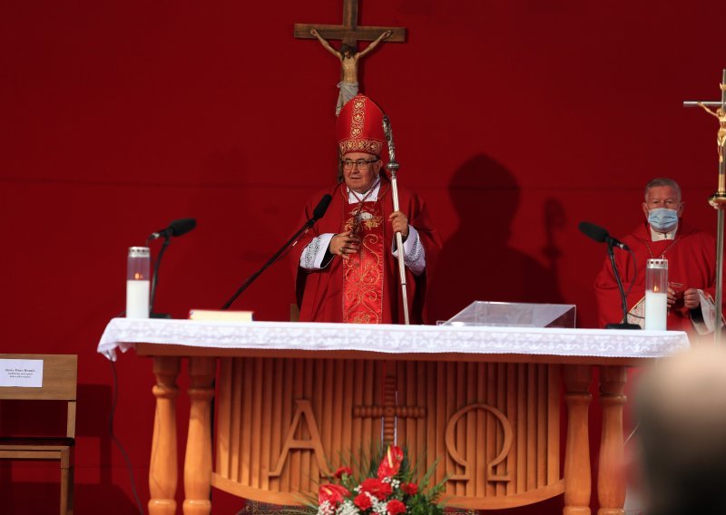 Kardinal Puljić i nadbiskup Vukšić otpušteni iz bolnice, negativni su na koronavirus