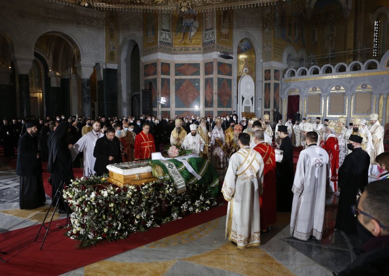 [FOTO] Pokopan poglavar Srpske pravoslavne crkve patrijarh Irinej, Vučić na sprovodu: 'Uvjerio je papu Franju da Stepinac nije svetac'