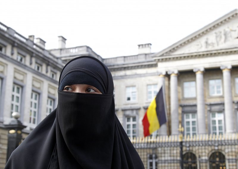 Islamistički neredi u Bruxellesu zbog nikaba!