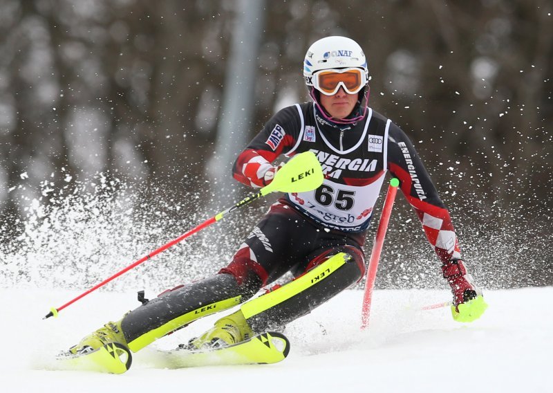 Mladi hrvatski skijaš nikako nema sreće; Eliasu Kolegi ponovno pukla ista potkoljenica i mora hitno na operaciju