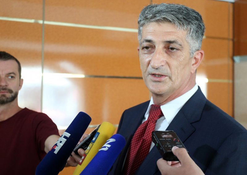 Vlada razriješila državnog tajnika u Ministarstvu branitelja Sučića