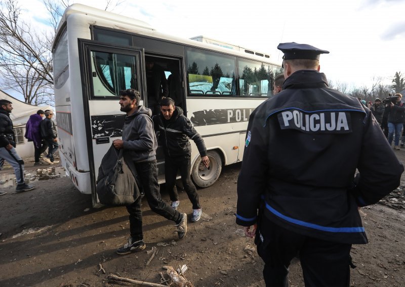 Razbijena skupina krijumčara ilegalnih migranata u BiH