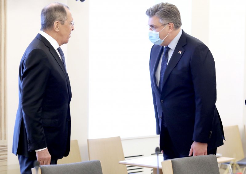 Prvi susret premijera Plenkovića nakon izlaska iz samoizolacije; u Zagrebu primio šefa ruske diplomacije