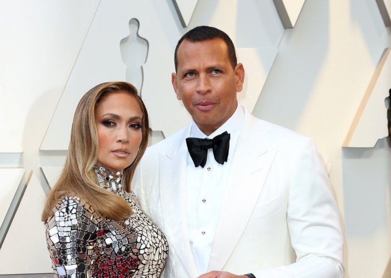 Ipak ništa od vjenčanja s Rodriguezom: Jennifer Lopez tvrdi da joj ne treba još jedan brak
