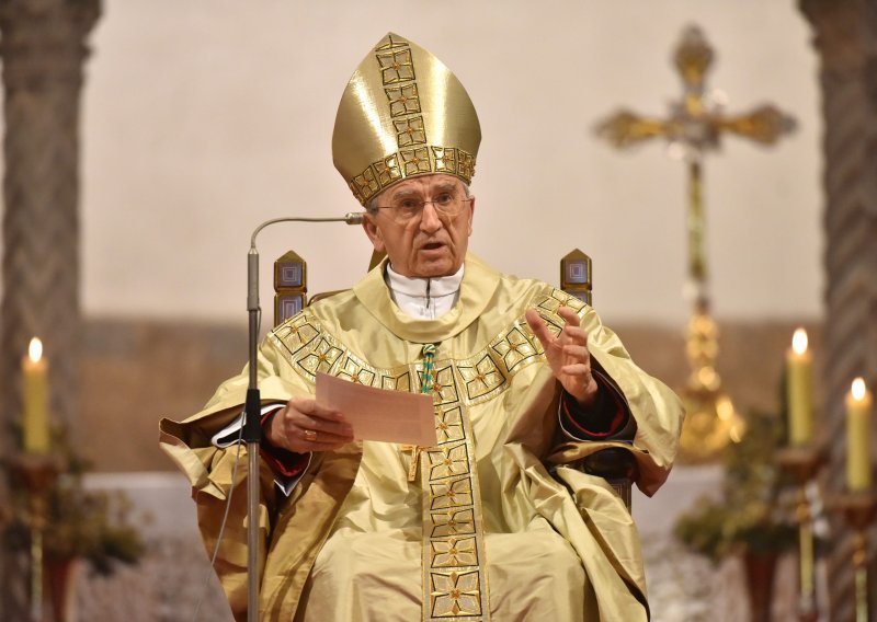 [FOTO] Nadbiskup Puljić: Božićni dani su vrijeme spasenja, mira i pomirenja
