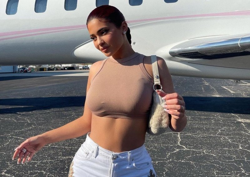 Nezamisliva raskoš: Kylie Jenner fanove provela kroz svoj privatni zrakoplov