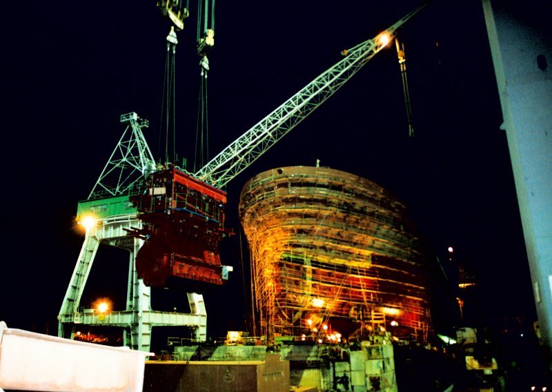Gov't turns down Crown Investment's bid for 3. Maj shipyard