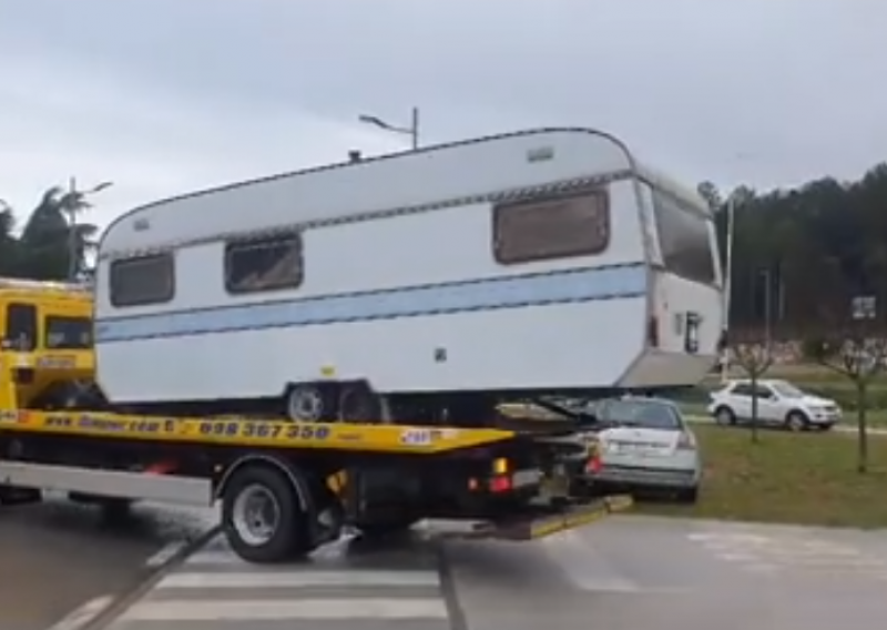 [VIDEO] Novih 50-tak kamp kućica krenulo iz Poreča put Sisačko-moslovačke županije