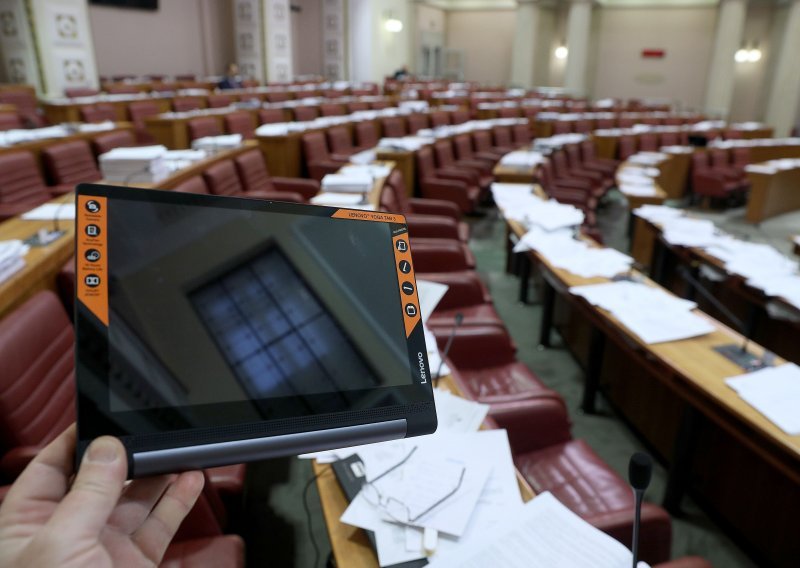 Saborski zastupnici dobivaju nova tablet računala za gotovo 400.000 kuna