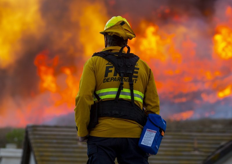 Požari, uragani i poplave tijekom 2020. prouzročili 210 milijardi dolara štete