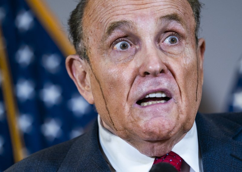 Trumpov odvjetnik Rudy Giuliani mogao bi biti izbačen iz odvjetničke komore