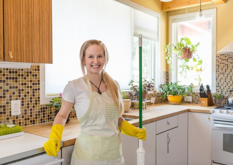 Riješite se mrlja: Kako dobro očistiti kuhinjske radne ploče