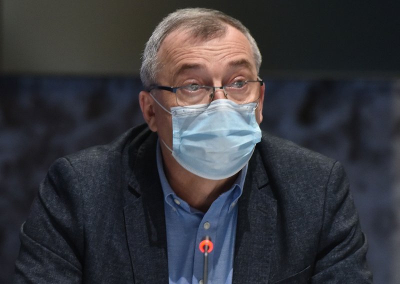 Capak: 'Čak i nakon druge doze cjepiva mora se nositi maska'