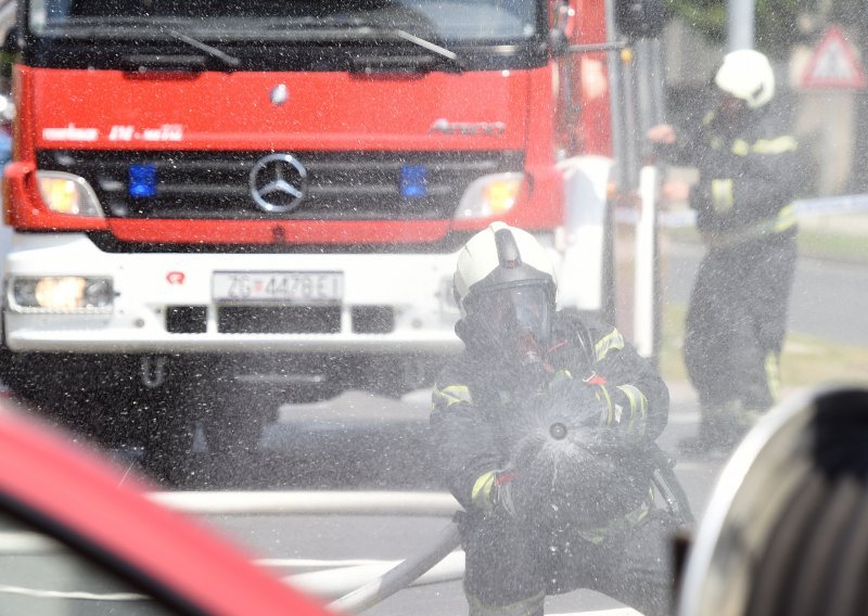 Opušak izazvao požar u Varaždinu, jedna osoba smrtno stradala
