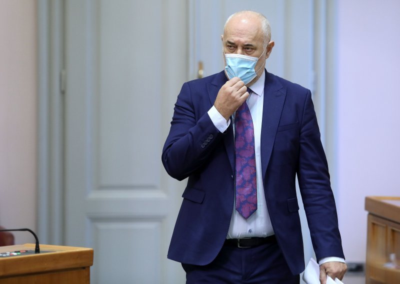 Zastupnik Vrkljan pozvao premijera da razriješi Borisa Miloševića