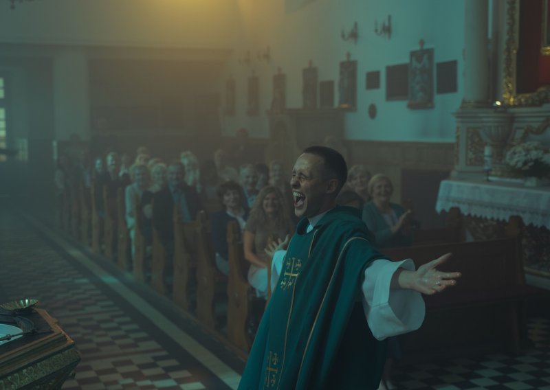 Muškarci koji se pretvaraju da su svećenici: Uvrnuta stvarna pozadina sjajnog poljskog filma 'Corpus Christi'