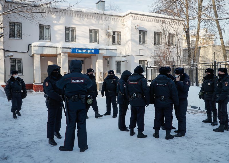 Navaljnom određeno 30 dana pritvora