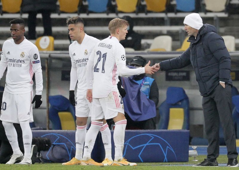 Zinedine Zidane inzistirao je na njegovom povratku u Real Madrid; neki su ga nazivali Modrićevim nasljednikom, a sada želi otići iz kluba