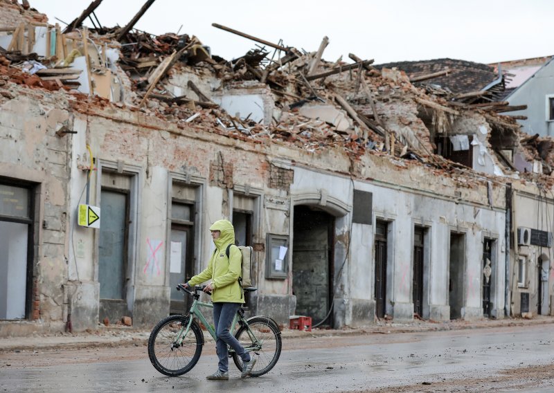 Erste banka građanima s područja pogođenih potresom omogućava odgodu otplate kredita