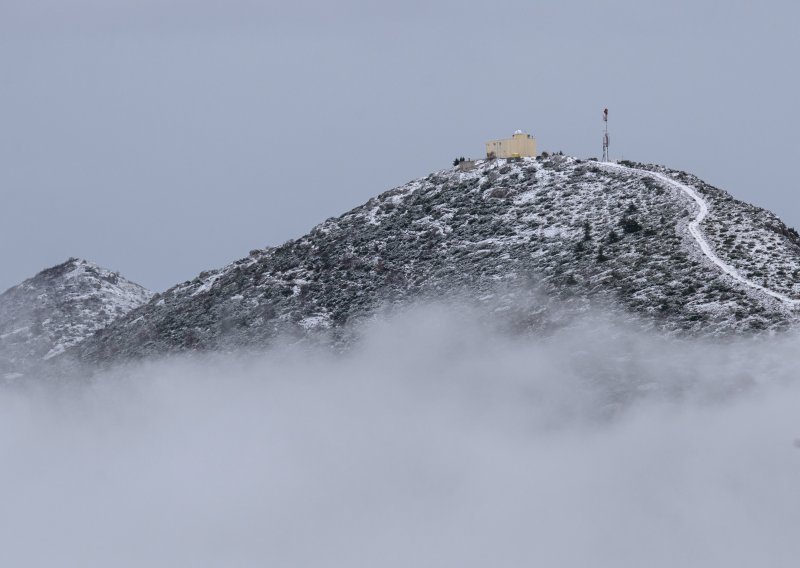 [FOTO] Snijeg diljem Hrvatske; od Dalmacije preko Like sve do Medvednice, na Zavižanu 140 centimetara
