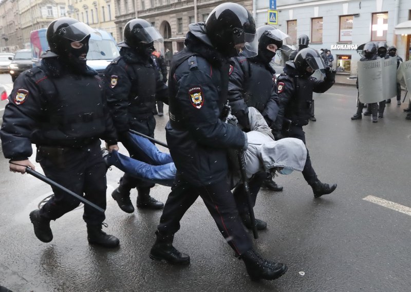 Moskovska policija privela gotovo 150 ljudi