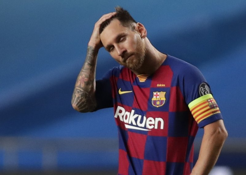 Barcelona je doslovno na rubu propasti, igrači šest mjeseci nisu dobili plaće, a šokirat će vas koliko novca od kluba potražuje Leo Messi