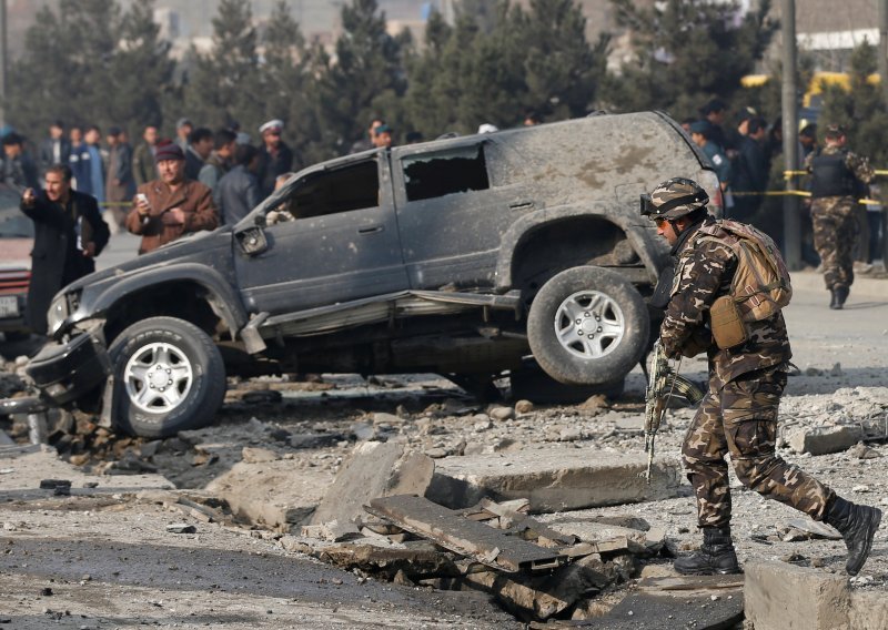 Više od 20 poginulih u samoubilačkom napadu u Kabulu