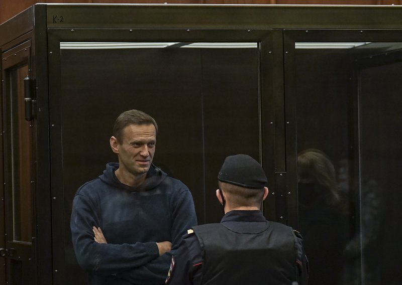 Upravitelj zatvorske službe: Navaljni je siguran