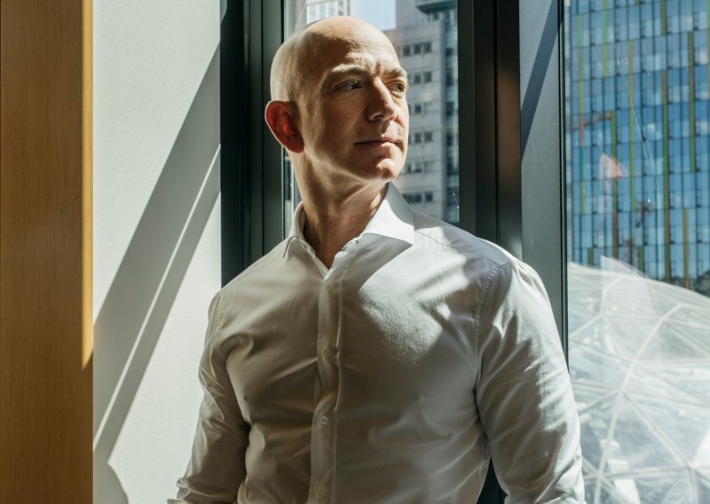 [FOTO] Jeff Bezos - čovjek koji se odrekao upravljanja Amazonom kako bi se posvetio mladenačkim fantazijama o osvajanju svemira