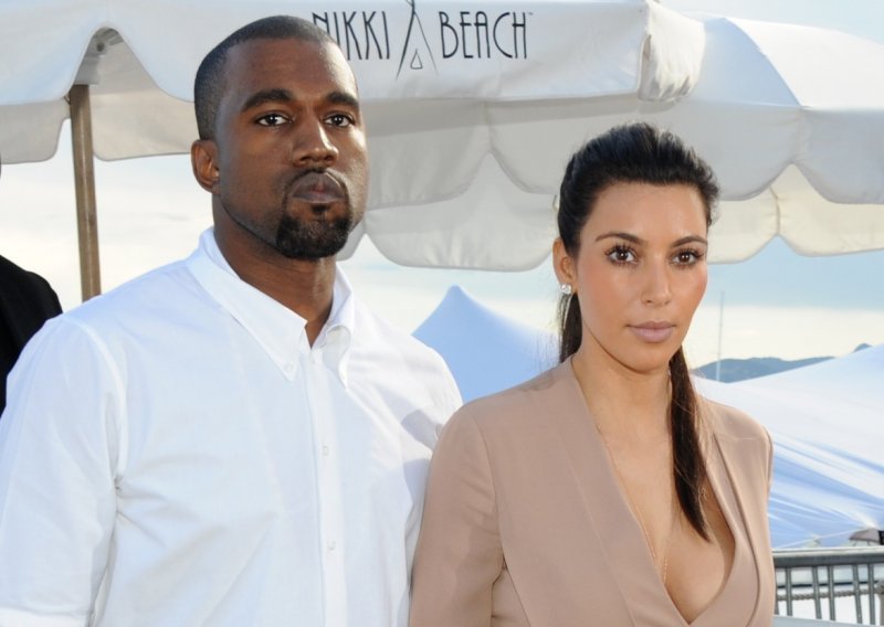 Kim Kardashian već je isplanirala razvod od Kanyeja Westa, ali će s predajom zahtjeva još malo pričekati