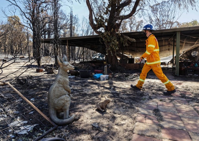 Vatrogasci stavili pod kontrolu požar kod Pertha, izgorjelo najmanje 81 kuća