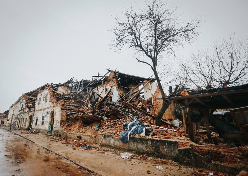 U Sisačkoj županiji prijavljeno 38.038 oštećenih stambenih objekata, pregledano 30.896
