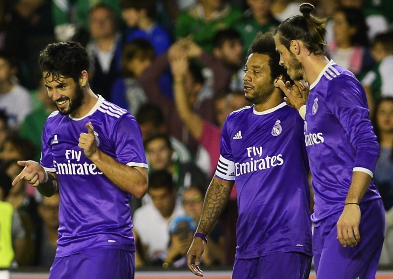Real Madrid je ovog ljeta spreman besplatno pustiti trojicu svojih nogometaša; samo će na njihovim plaćama uštedjeti 40 milijuna eura