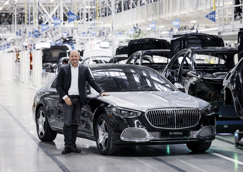 [FOTO/VIDEO] Mercedes-Benz slavi: 50 milijuna osobnih automobila iz globalne proizvodne mreže