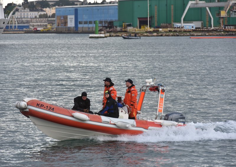 Lani u 480 spasilačkih akcija na moru spašeno 428 osoba i 131 plovilo