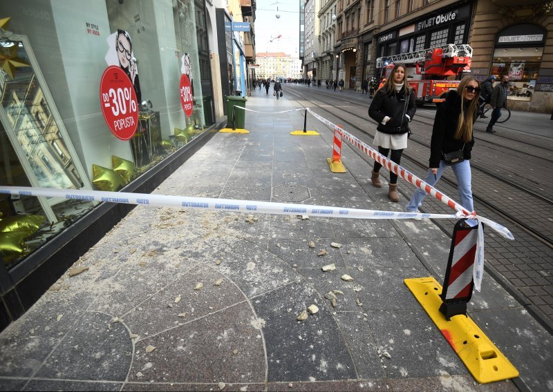 [FOTO] Centar Zagreba: Padali komadi fasade, umalo ozlijedili prolaznicu
