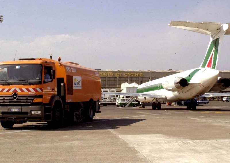 Sicilija: Zračna luka ponovno otvorena nakon erupcije Etne