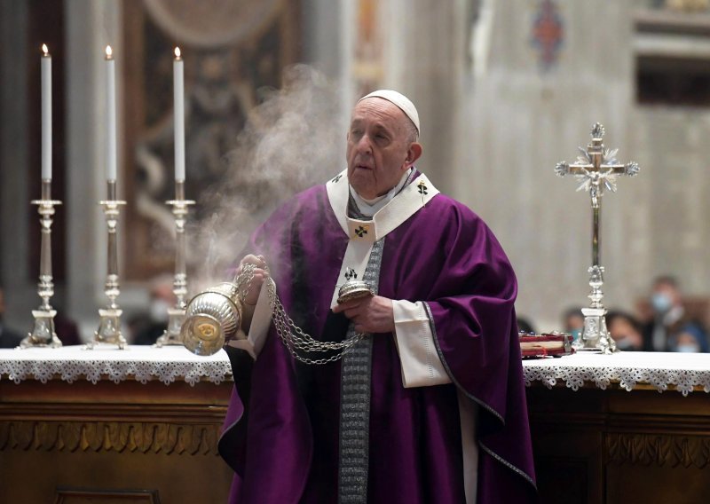 Papa Franjo uveo katolički svijet u korizmu pod epidemiološkim uvjetima
