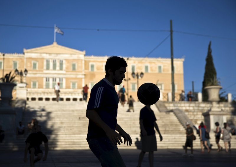 Grcima otvaraju banke i uvode nove poreze