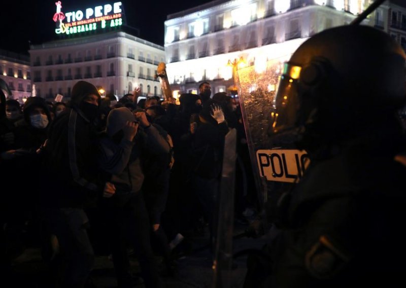 U Madridu i Barceloni nasilni prosvjedi podrške uhićenom reperu