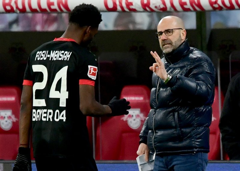 Branič Bayer Leverkusena teško stradao u utakmici protiv Freiburga; za njega je sezona gotova, a svi se pitaju što to znači za Tina Jedvaja