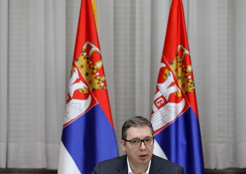 Vučić kritički o rezoluciji EP-a, oporba traži objavu cijelog teksta rezolucije